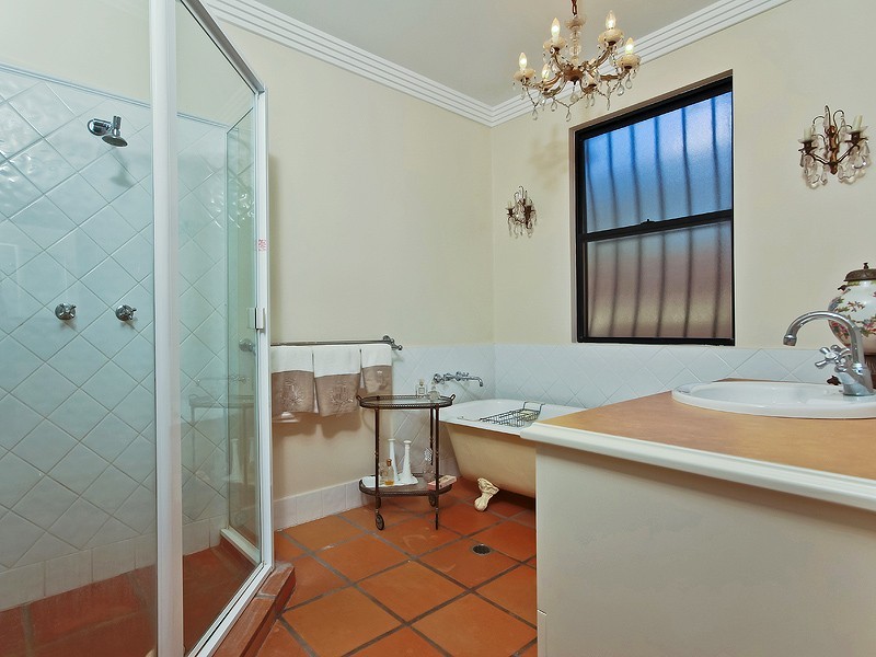 4 Autumnwood Court, Samford Valley QLD 4520