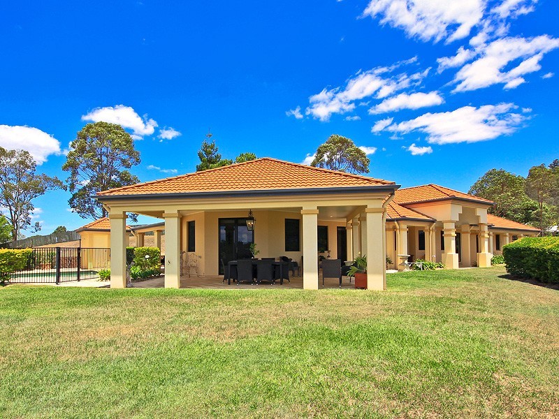 4 Autumnwood Court, Samford Valley QLD 4520