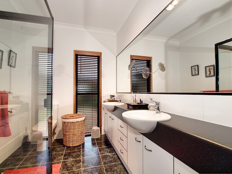 37 Bennett Rd, Kobble Creek QLD 4520