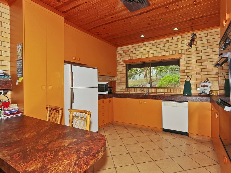 134 Camp Mountain Road, Camp Mountain QLD 4520