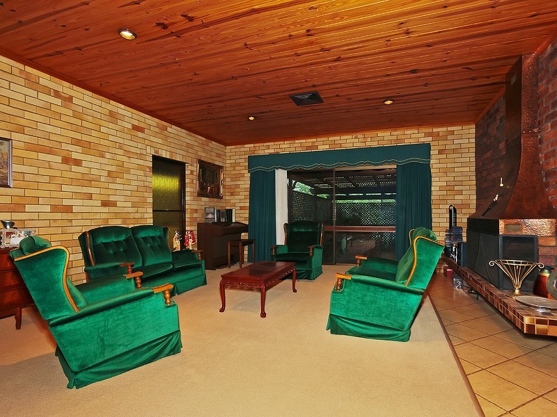 134 Camp Mountain Road, Camp Mountain QLD 4520