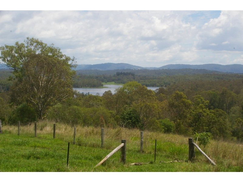 5 Tom Schmidt Ct, Mount Samson QLD 4520