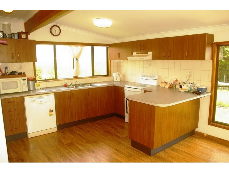 5 Tom Schmidt Ct, Mount Samson QLD 4520