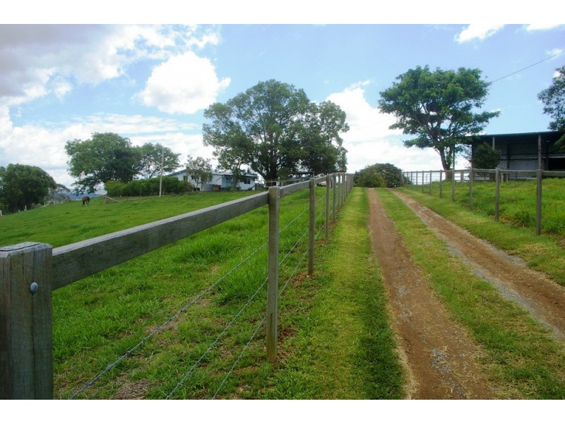 5 Tom Schmidt Ct, Mount Samson QLD 4520