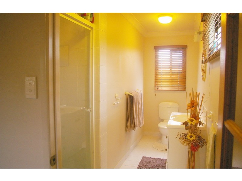 11 Dinterra, Ferny Hills QLD 4055