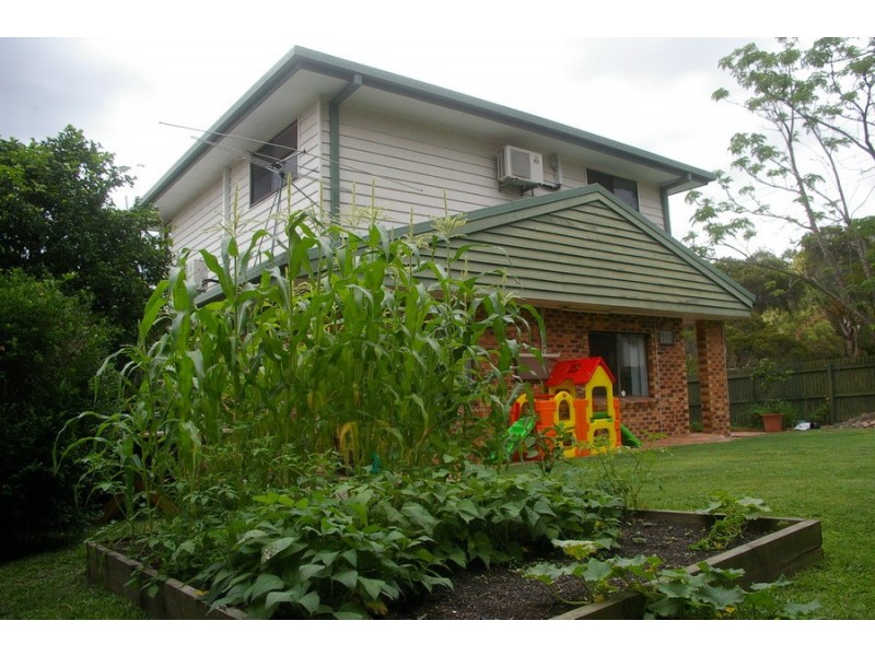 11 Dinterra, Ferny Hills QLD 4055
