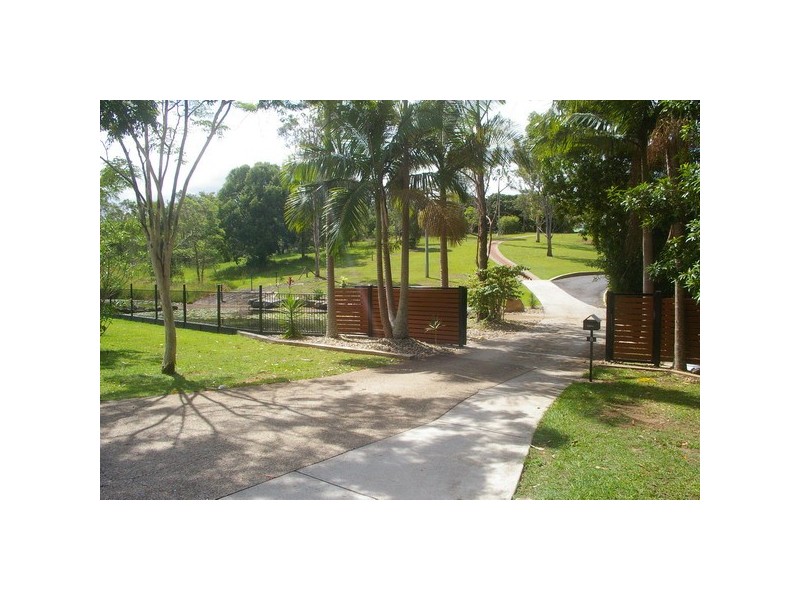 8 Nullamanna Road, Camp Mountain QLD 4520