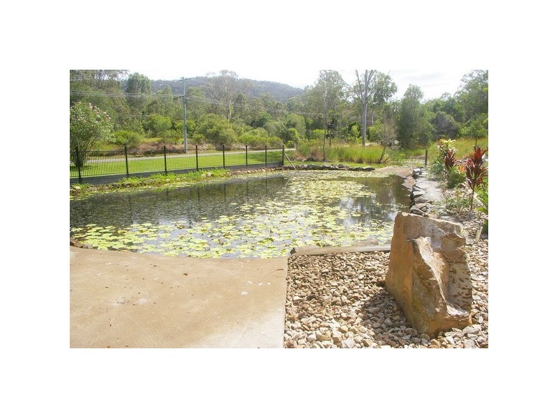 8 Nullamanna Road, Camp Mountain QLD 4520