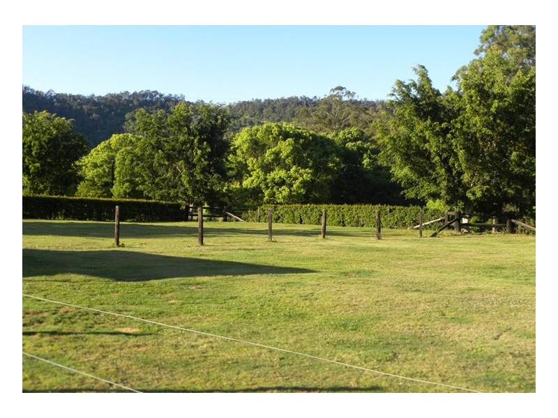 280 Upper Camp Mountain Road, Camp Mountain QLD 4520