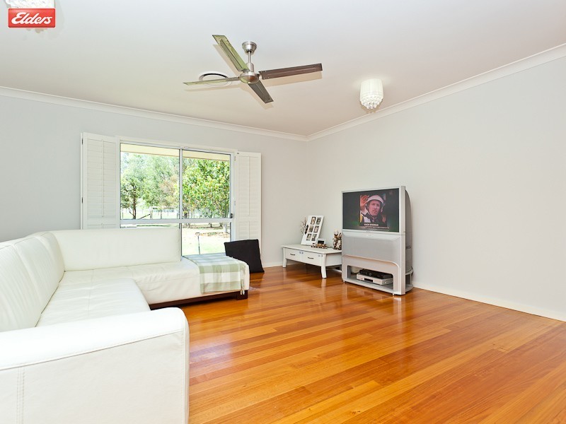 7 Rangeview Drive, Mount Samson QLD 4520