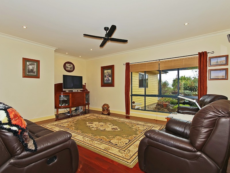 10 Annie Hedge Ct, Closeburn QLD 4520