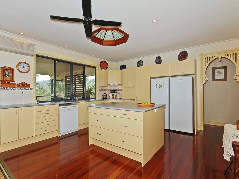 10 Annie Hedge Ct, Closeburn QLD 4520