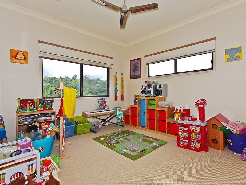 5 Geovan Ct, Wights Mountain QLD 4520
