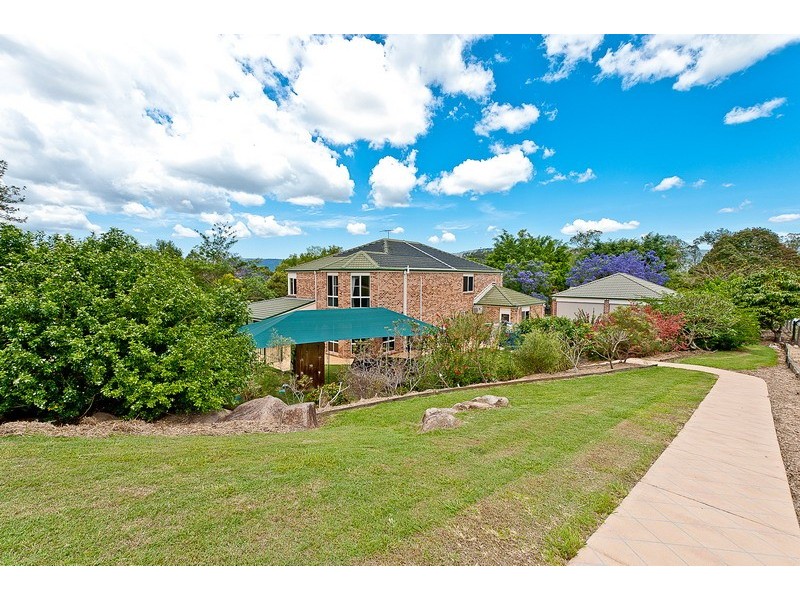 6 Smallwood Ct, Samford Valley QLD 4520