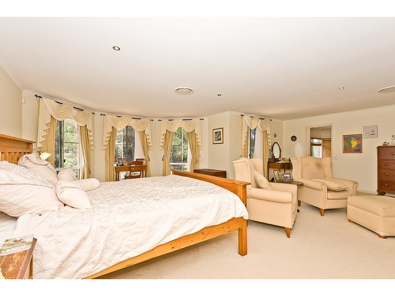 6 Smallwood Ct, Samford Valley QLD 4520