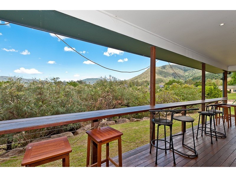 6 Smallwood Ct, Samford Valley QLD 4520