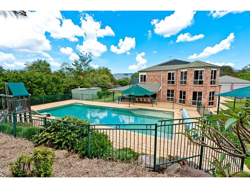 6 Smallwood Ct, Samford Valley QLD 4520