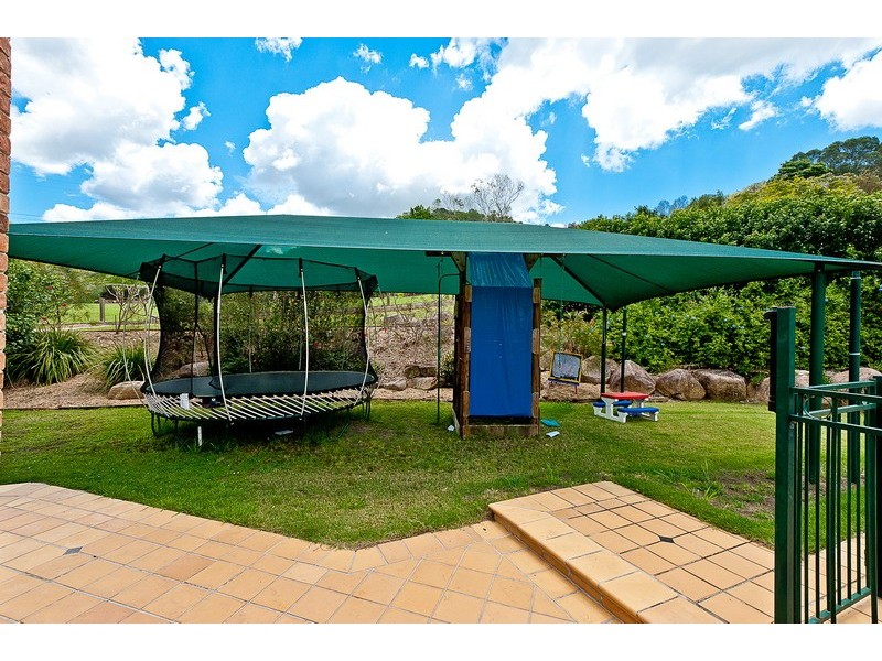 6 Smallwood Ct, Samford Valley QLD 4520