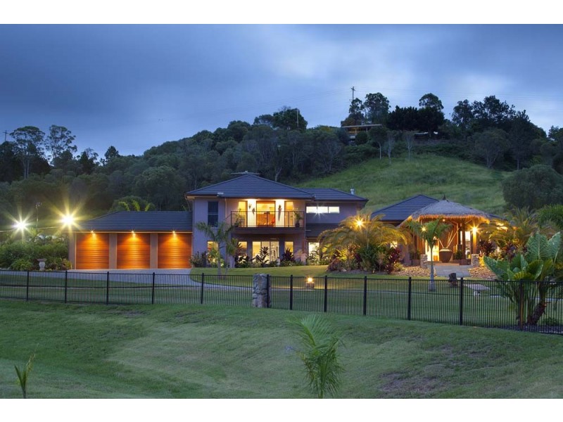 7 Oak River Road, Draper QLD 4520