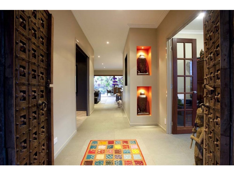 7 Oak River Road, Draper QLD 4520