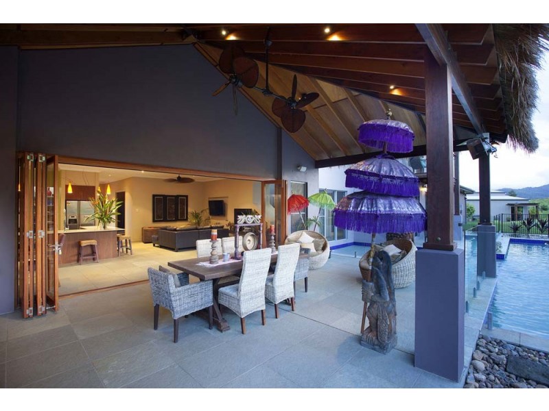 7 Oak River Road, Draper QLD 4520