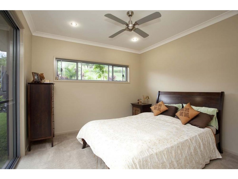 7 Oak River Road, Draper QLD 4520