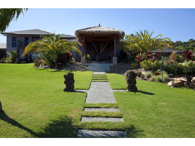 7 Oak River Road, Draper QLD 4520