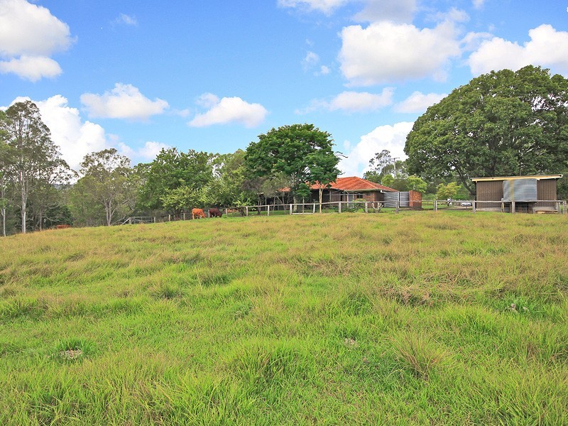 32 Smiths Road, Wights Mountain QLD 4520