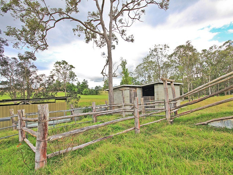 32 Smiths Road, Wights Mountain QLD 4520