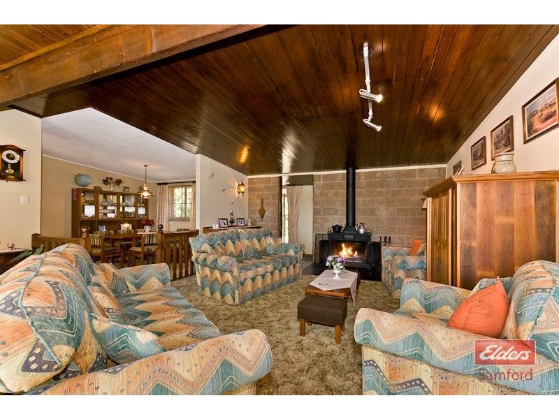 279 Upper Camp Mountain Road, Camp Mountain QLD 4520