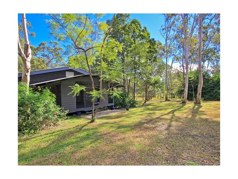 9 Roxburgh Road, Wights Mountain QLD 4520