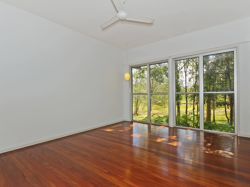 9 Roxburgh Road, Wights Mountain QLD 4520