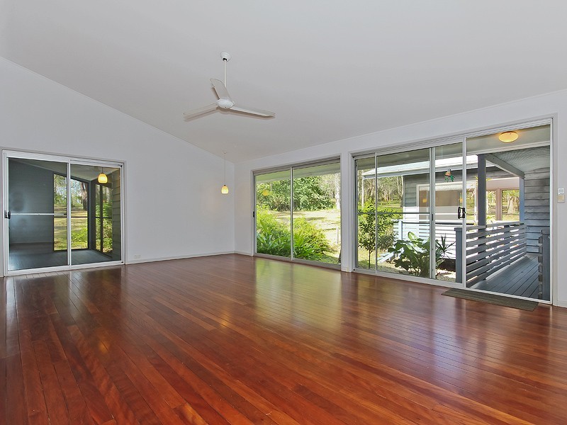 9 Roxburgh Road, Wights Mountain QLD 4520