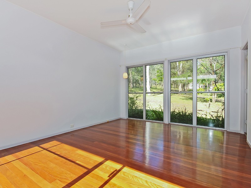 9 Roxburgh Road, Wights Mountain QLD 4520