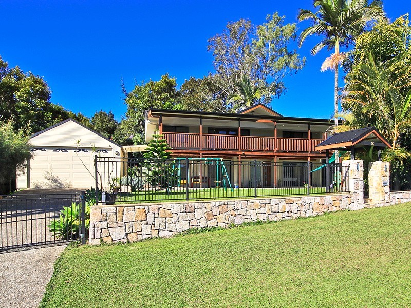 16 Junction Street, Samford Village QLD 4520