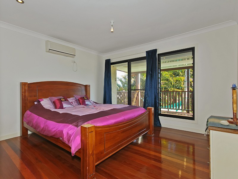 16 Junction Street, Samford Village QLD 4520