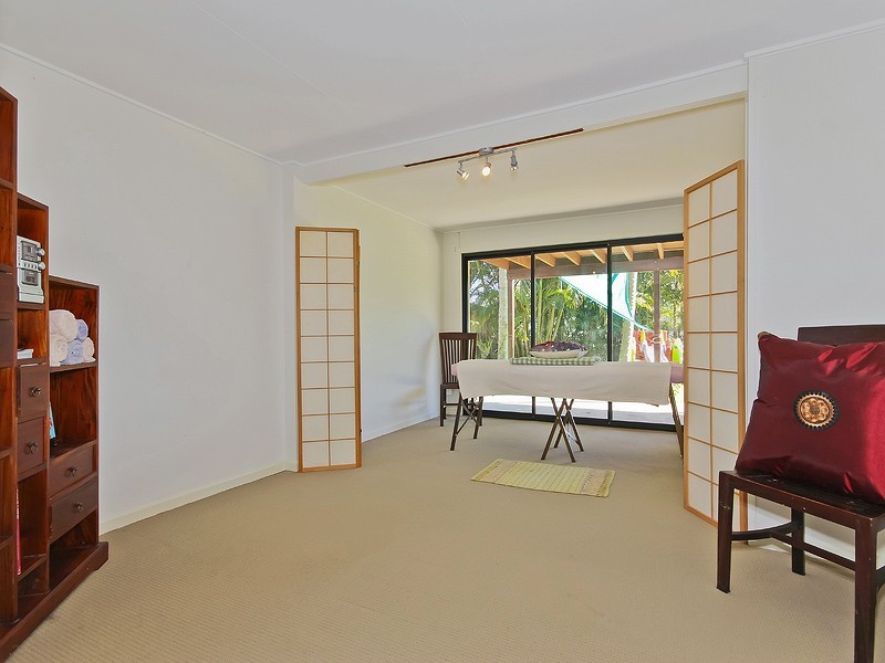16 Junction Street, Samford Village QLD 4520