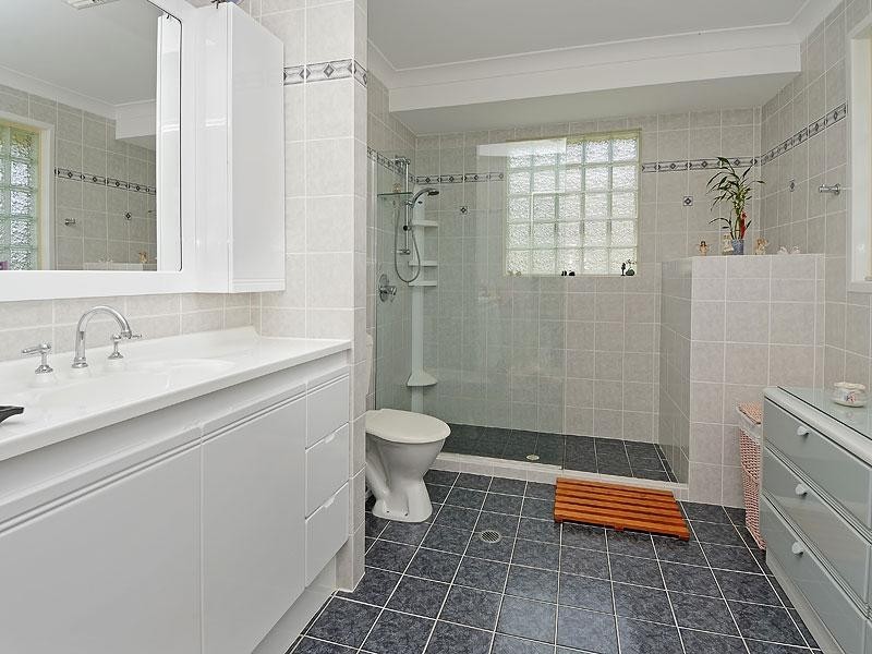 4 Sajla Court, Mount Samson QLD 4520