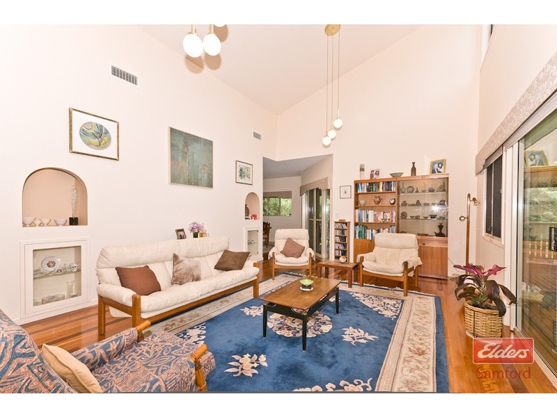 5 Liuda Court, Samford Valley QLD 4520