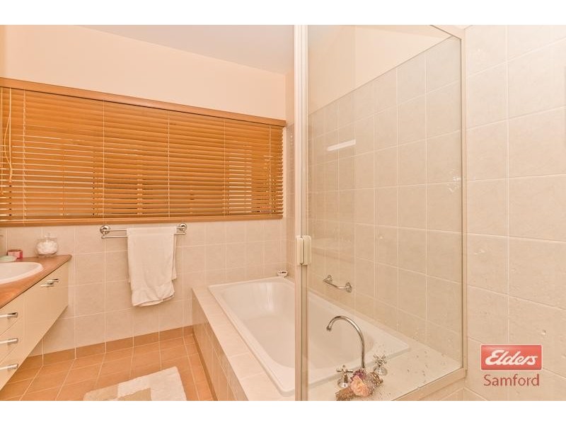 5 Liuda Court, Samford Valley QLD 4520