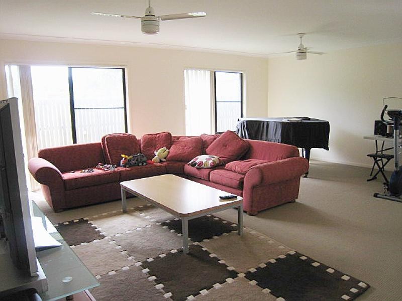 16 Mary Ring, Samford Village QLD 4520