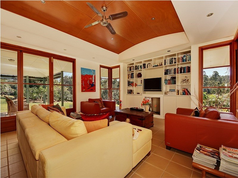 11 Benjamin Close, Samford Valley QLD 4520