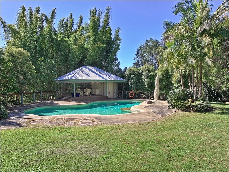 11 Benjamin Close, Samford Valley QLD 4520