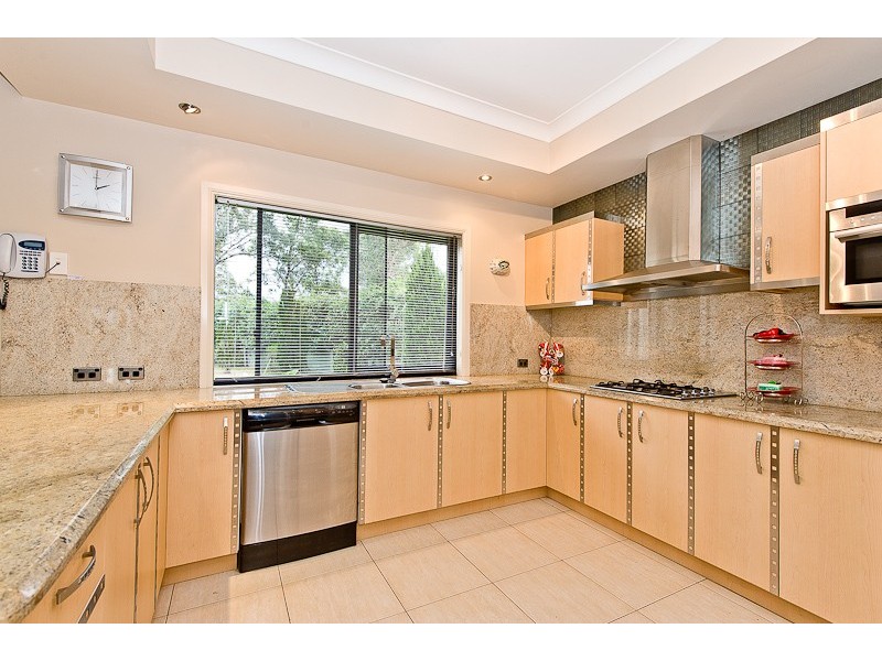 8 Cavalier Court, Highvale QLD 4520