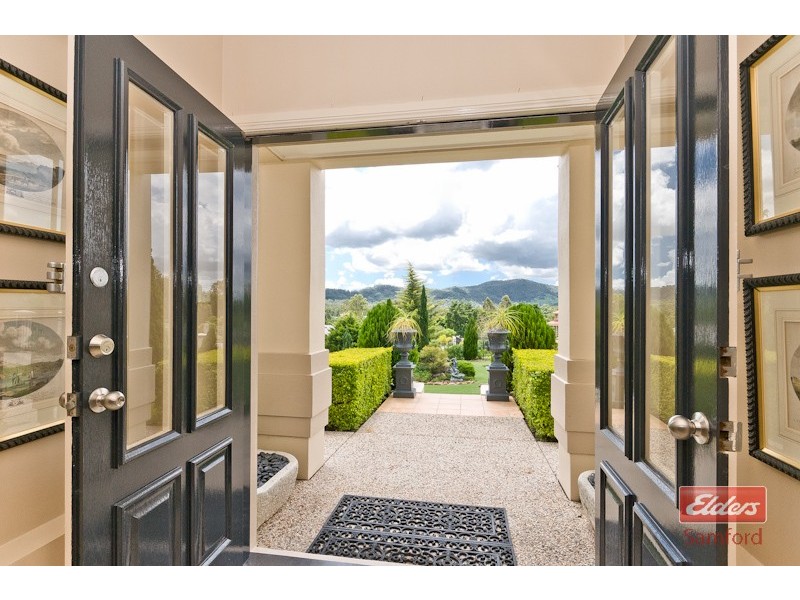 8 Cavalier Court, Highvale QLD 4520