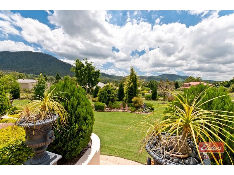 8 Cavalier Court, Highvale QLD 4520