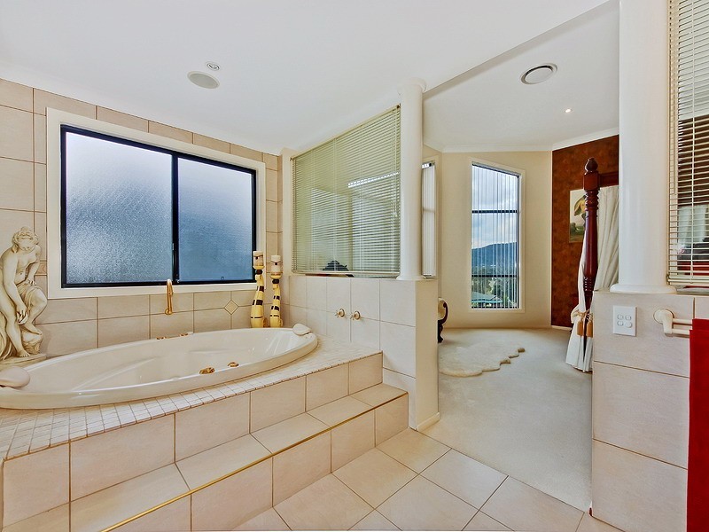 2 Dressage Close, Highvale QLD 4520