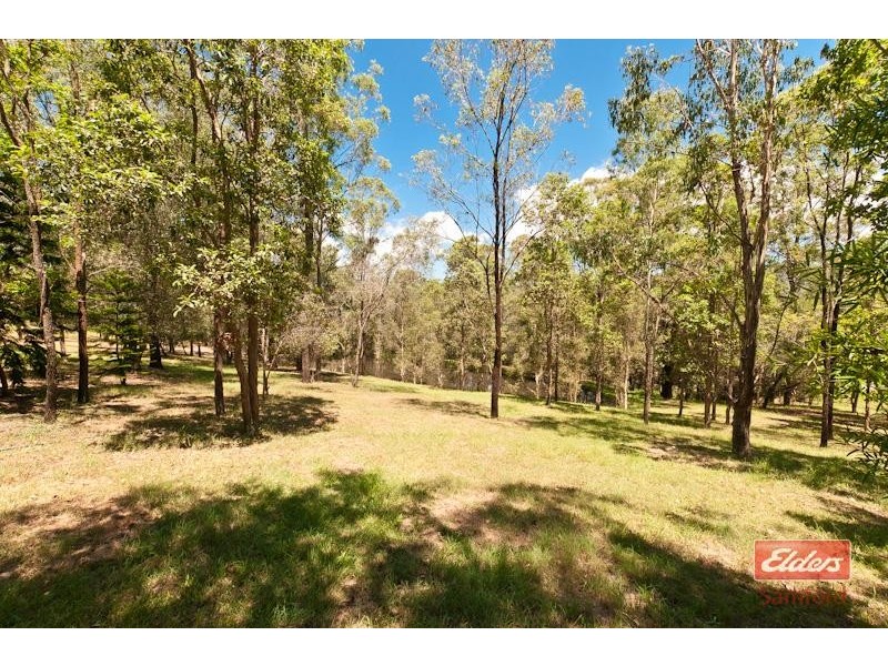 2 Brunswick Place, Wights Mountain QLD 4520