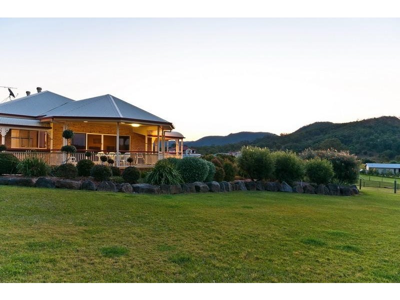 31 Warwick Lane, Samford Valley QLD 4520