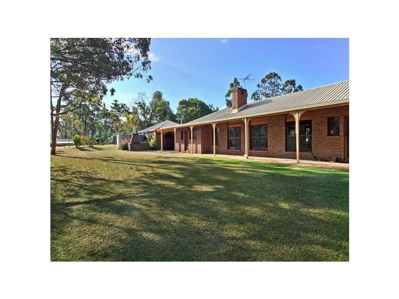 7 Mangifera Close, Wights Mountain QLD 4520